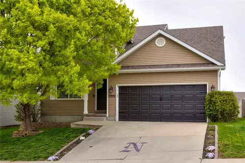 2992 Park Pl, Norwalk, IA 50211