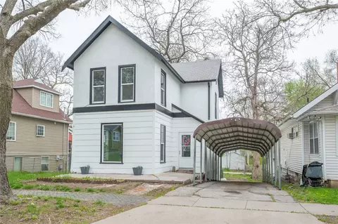 3223 3rd St, Des Moines, IA 50313