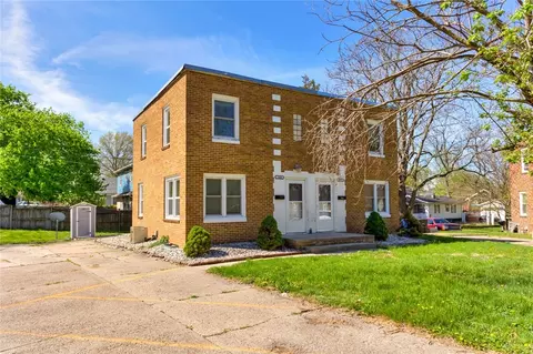 1000 Kingman Cir, Des Moines, IA 50311