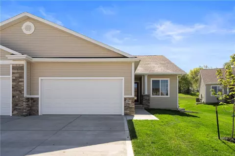 1985 Copper Wynd Ct, Pleasant Hill, IA 50327