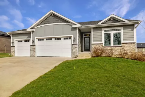 16209 Northpark Dr, Urbandale, IA 50323