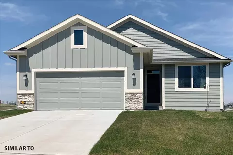 305 NW Rosemont Cir, Waukee, IA 50263