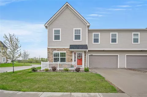 3004 SE Glenstone Dr, Grimes, IA 50111