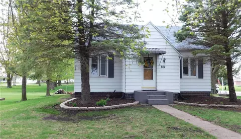 802 Third St, Boxholm, IA 50040