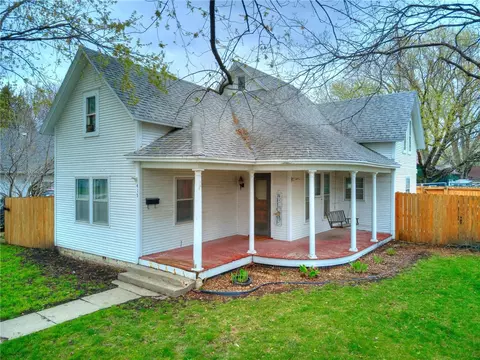 415 1st Ave N, Winterset, IA 50273