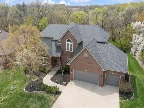 1157 Tulip Tree Ln, West Des Moines, IA 50266