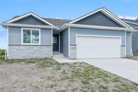 1345 Locust St, Waukee, IA 50263