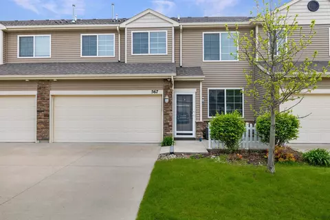 567 Stone Creek Ct, West Des Moines, IA 50266
