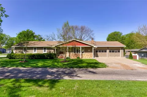 207 Hatton Ave, Dallas Center, IA 50063