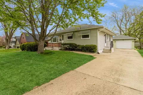 4812 Seneca Ave, Des Moines, IA 50310