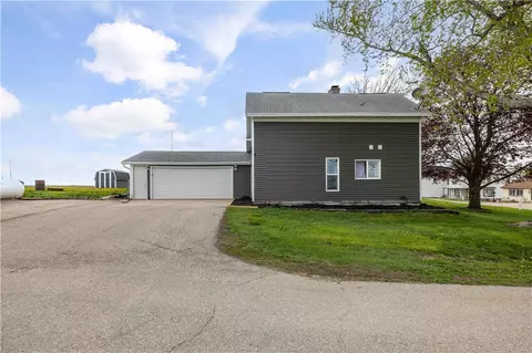 201 E 1st St, Haverhill, IA 50120