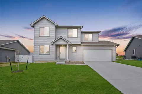 2428 Sunview Dr, Granger, IA 50109