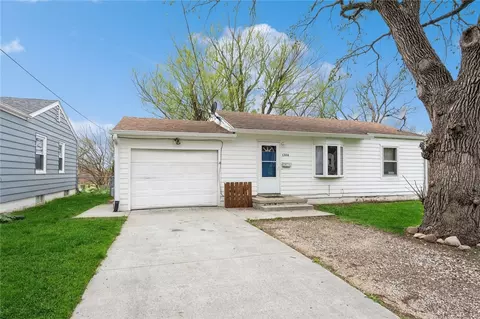 1304 E 33rd Ct, Des Moines, IA 50317