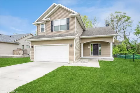 5001 Stream Side Cir, Des Moines, IA 50317