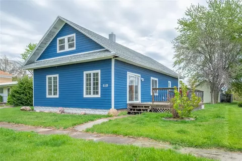 115 N Harrison St, Stuart, IA 50250