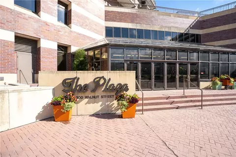 300 Walnut St #403, Des Moines, IA 50309