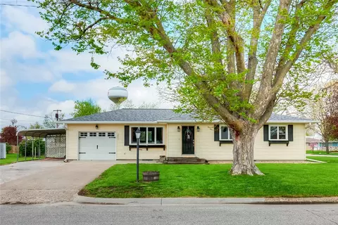 201 Boone St, Slater, IA 50244
