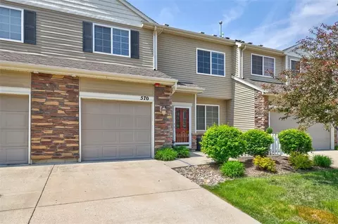 570 86th St, West Des Moines, IA 50266
