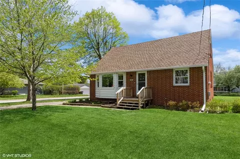 210 Waukee Ave, Waukee, IA 50263