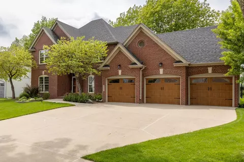 2002 NE Northbrook Dr, Ankeny, IA 50021