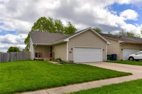 4523 83rd St, Urbandale, IA 50322