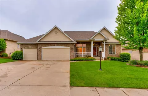 15307 Monroe Ct, Urbandale, IA 50323