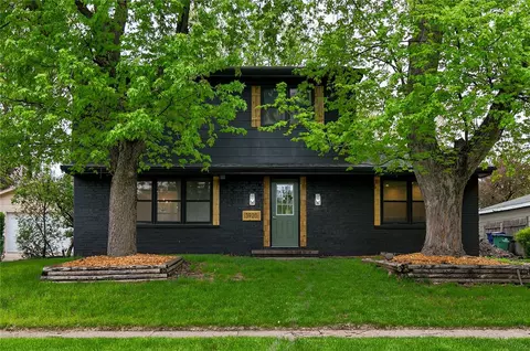 3920 79th St, Urbandale, IA 50322