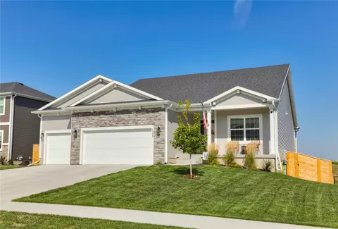 1305 NW Bennington Dr, Waukee, IA 50263