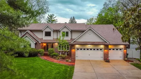 5400 Ashworth Rd, West Des Moines, IA 50266