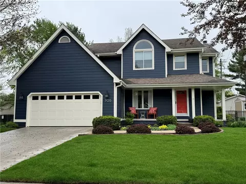 705 SE 9th St, Ankeny, IA 50021