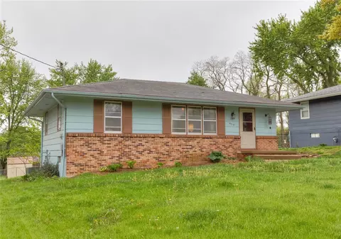 419 E Rose Ave, Des Moines, IA 50315