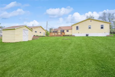 6532 73rd Ave, Indianola, IA 50125