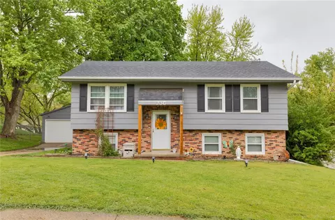 236 Greenfield Pkwy, Des Moines, IA 50320