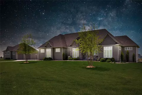 20346 Mill Creek Ln, Adel, IA 50003