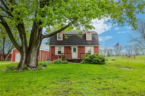 18660 Estates Cir, Granger, IA 50109