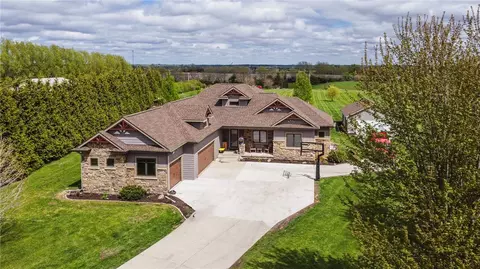 1226 N Sand Cherry Cir, Huxley, IA 50124