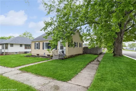 823 E Jefferson St, Winterset, IA 50273