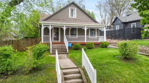 626 36th St, Des Moines, IA 50312
