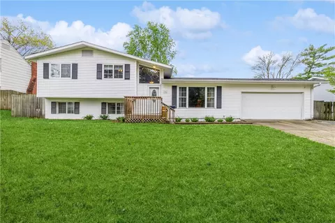 1310 Coolidge Dr, Ames, IA 50010