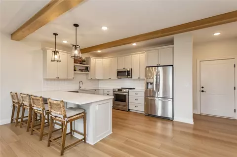 14170 Wilden Dr, Urbandale, IA 50323