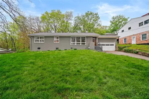 5105 Welker Ave, Des Moines, IA 50312