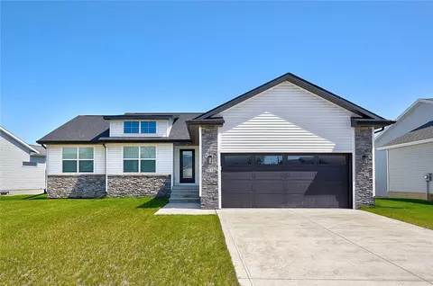 2818 NW 21st St, Ankeny, IA 50023