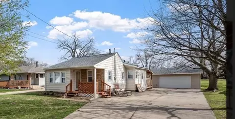 3041 Scott Ave, Des Moines, IA 50317