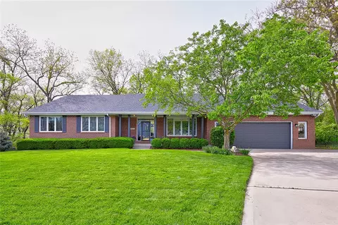 3021 Rhett Cir, Des Moines, IA 50321