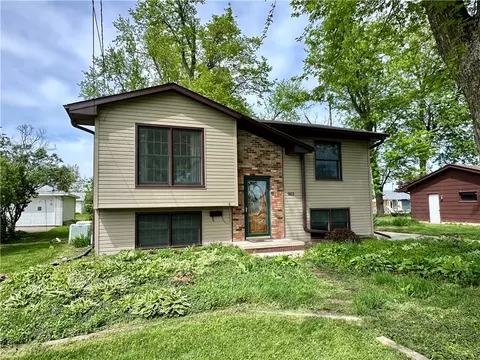 1823 8th Ave, Grinnell, IA 50112
