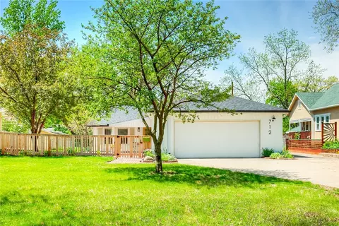 712 Polk Blvd, Des Moines, IA 50312