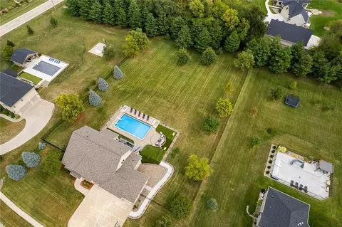 7709 NW 104th Ct, Johnston, IA 50131