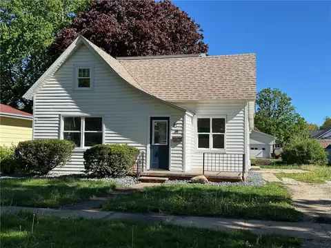 305 Hayes St NE, Greenfield, IA 50849