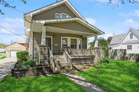 210 N 4th St, Knoxville, IA 50138
