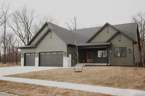 5320 173rd St, Urbandale, IA 50323